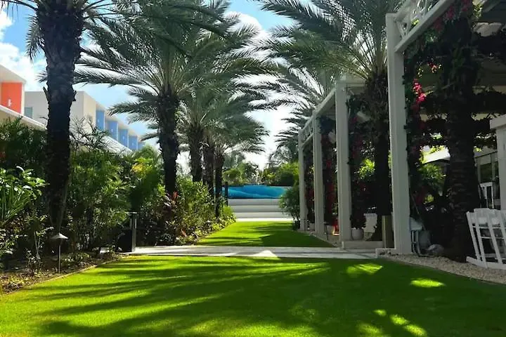 אפרטהוטל ווסט ביי The Grove מלון דירות